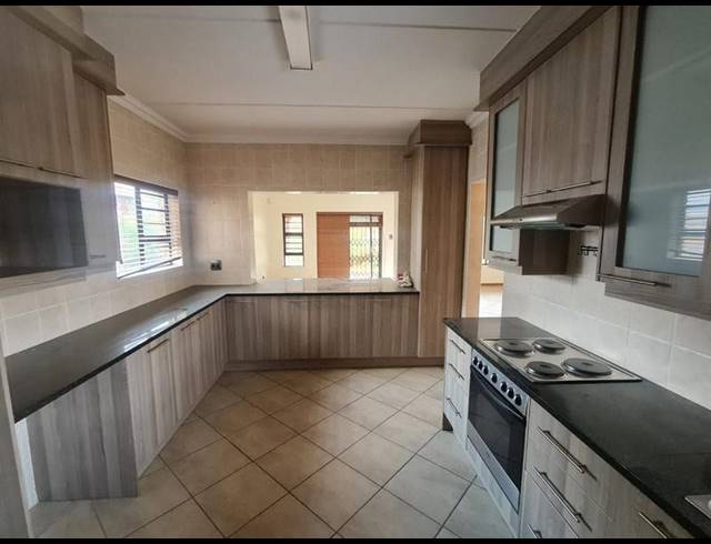 3 BEDROOM PROPERTY TO RENT IN RADIOKOP